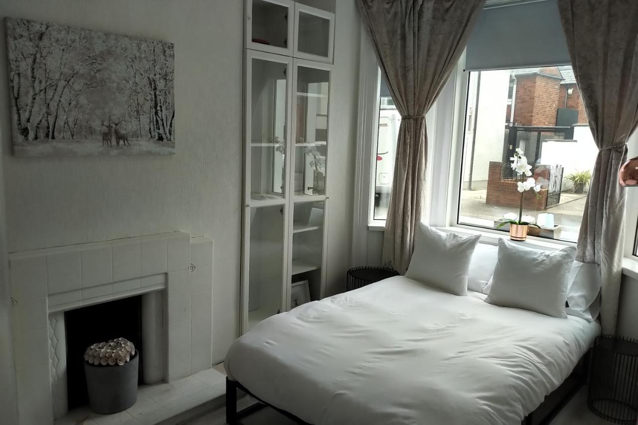 Aunty Katie'S House, Ni Tourist Board Certified With Free Continental Breakfast Lägenhet Belfast Exteriör bild