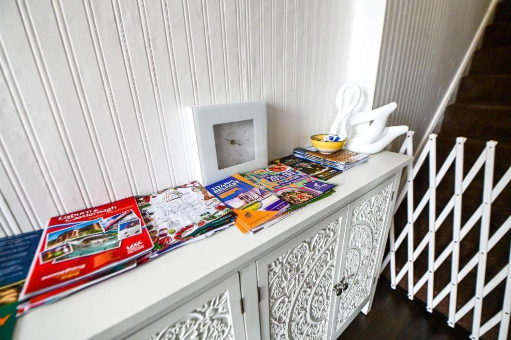 Aunty Katie'S House, Ni Tourist Board Certified With Free Continental Breakfast Lägenhet Belfast Exteriör bild